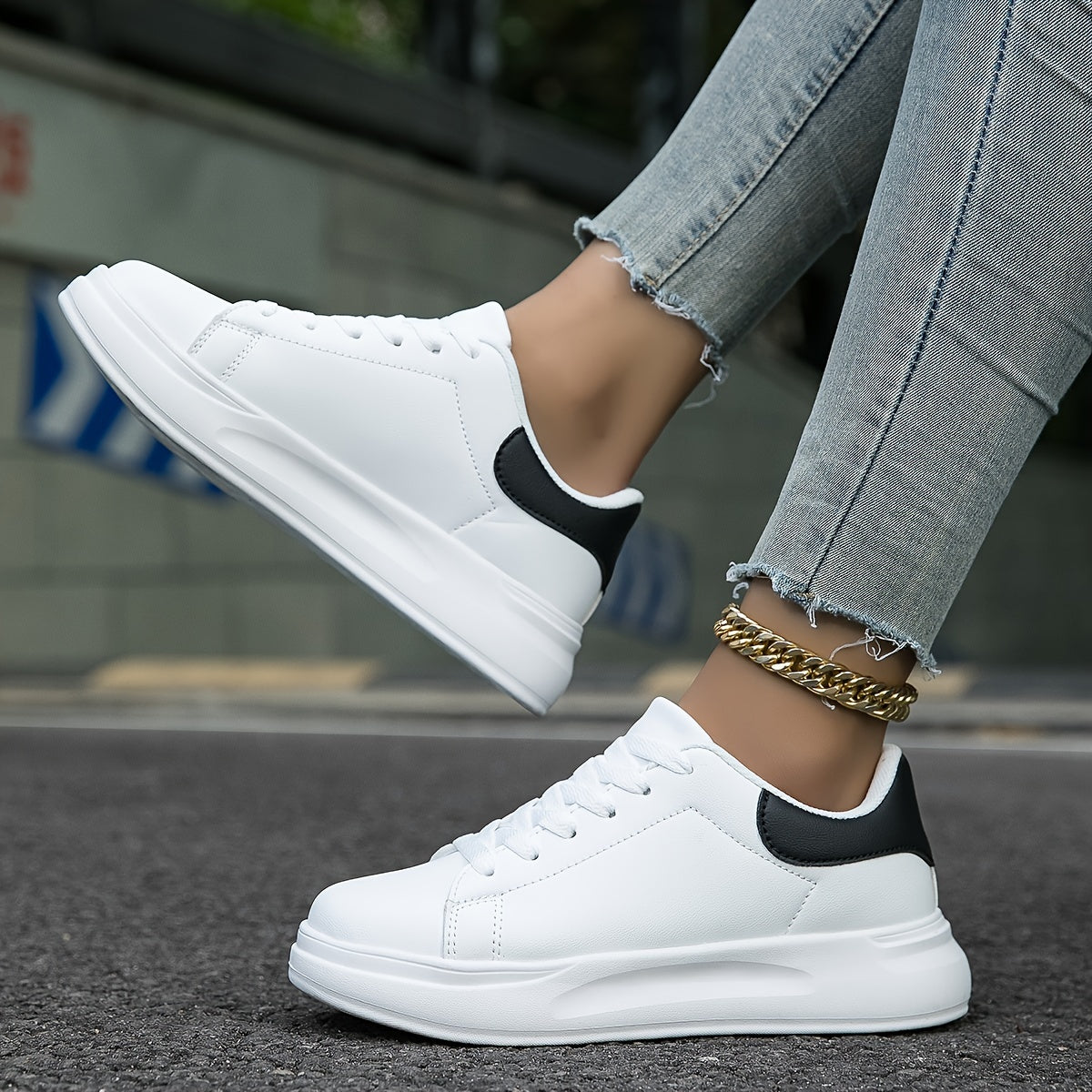 Women’s Sneakers Timeless Comfort