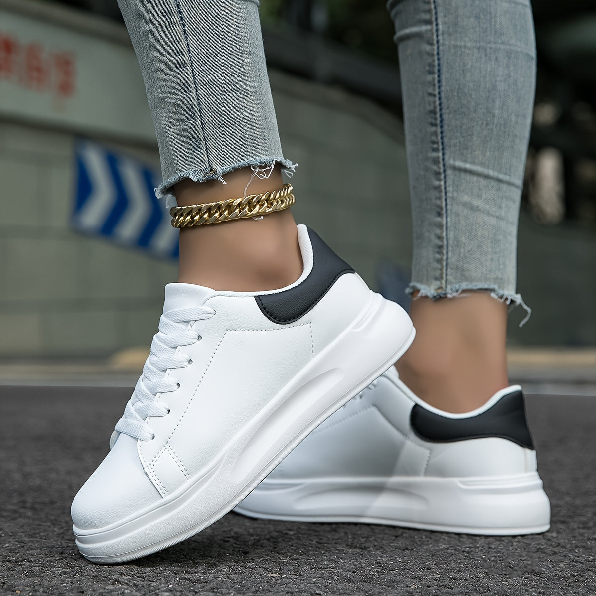 Women’s Sneakers Timeless Comfort