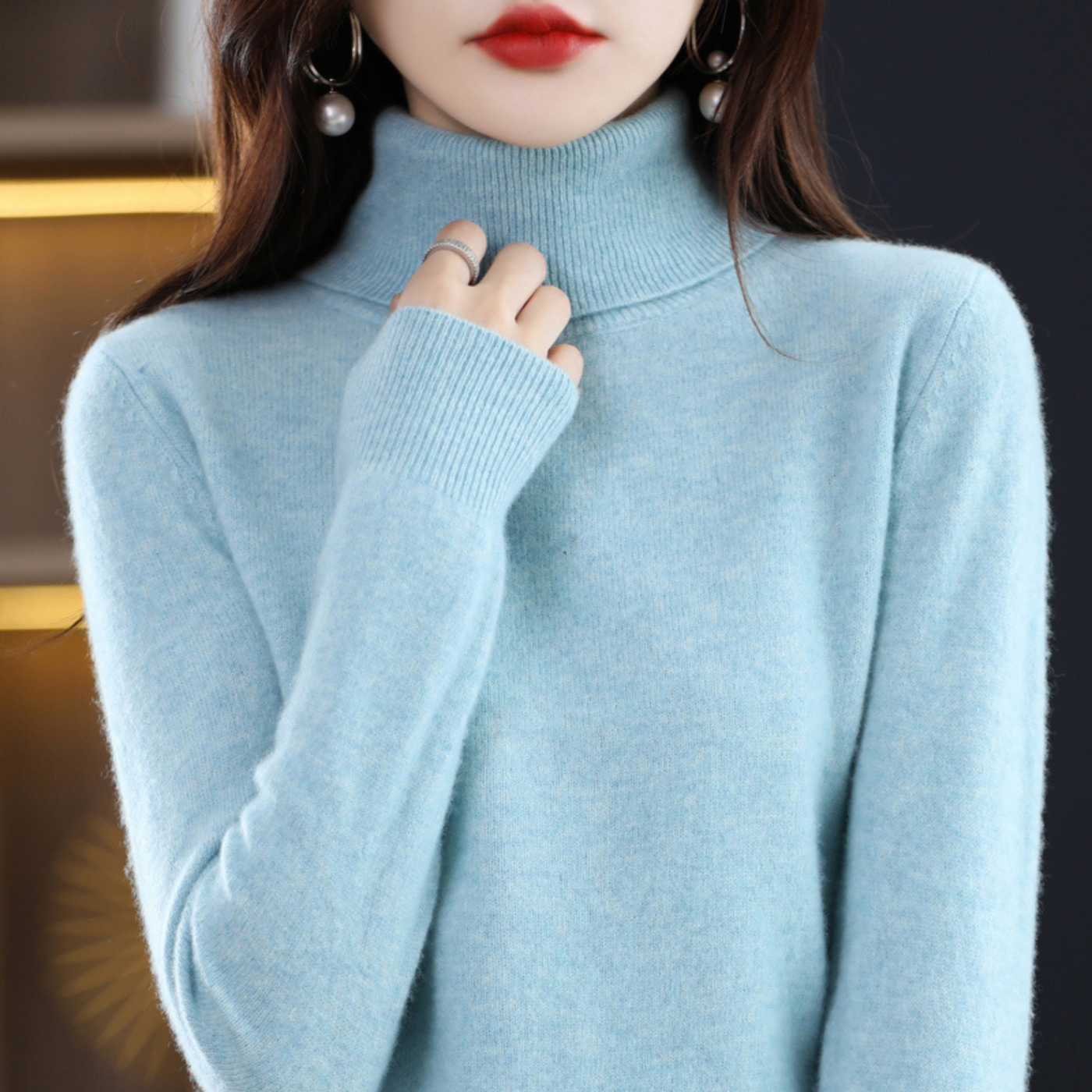Women’s cashmere turtleneck sweater